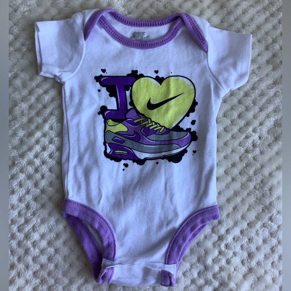 Nike I Heart / Love Nike Bodysuit 0-3 Months 0M to 3M